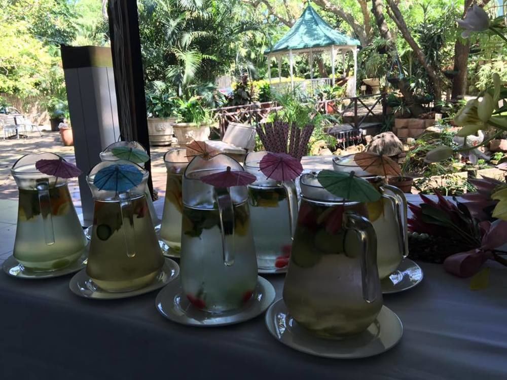 דורבן Beside Still Waters Boutique Hotel מראה חיצוני תמונה